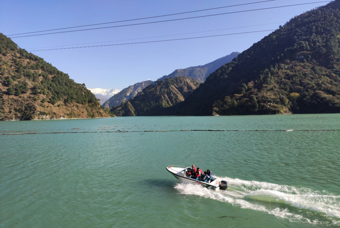 chamera_lake.jpg